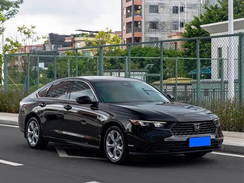 Honda Accord — фото 10
