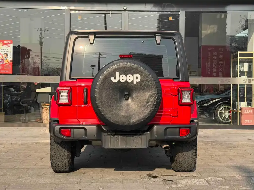 Jeep Wrangler — фото 6