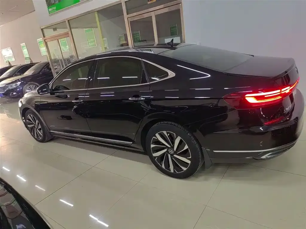 Volkswagen Passat — фото 5