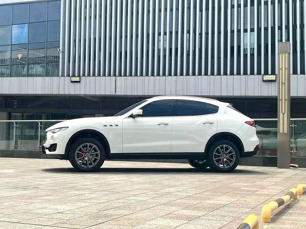 Maserati Levante — фото 5