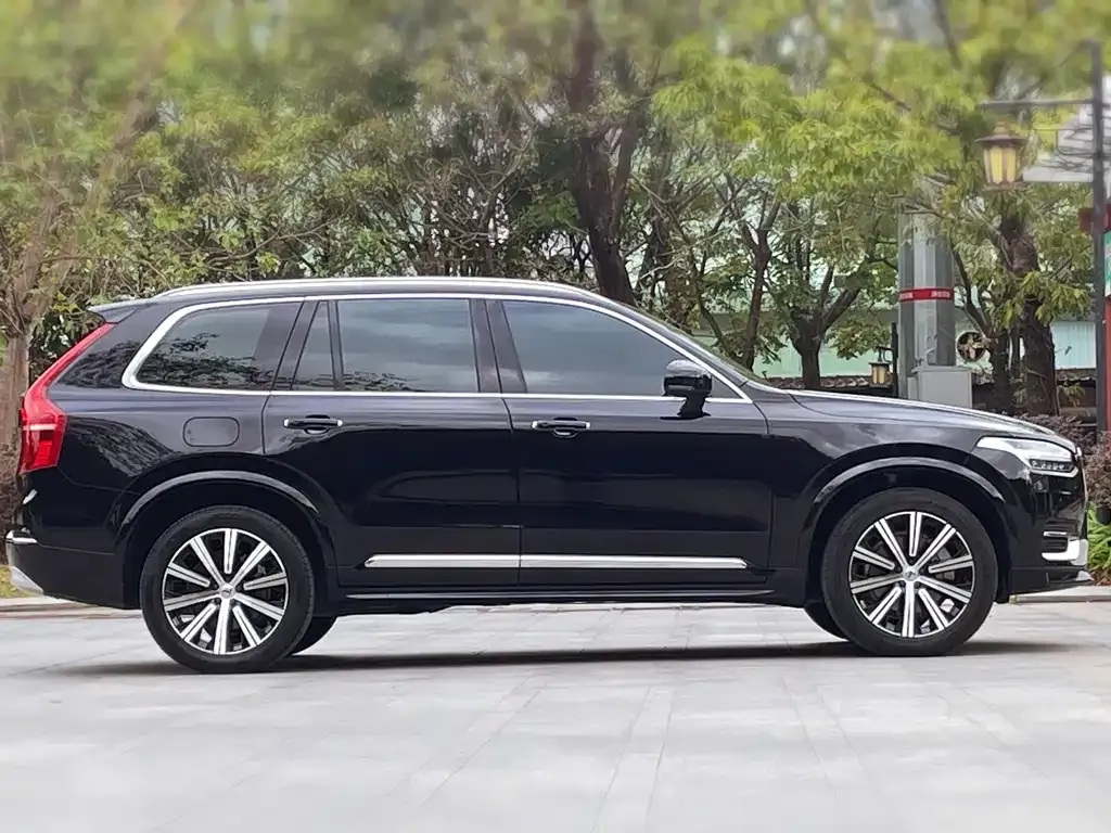 Volvo XC90 — фото 9