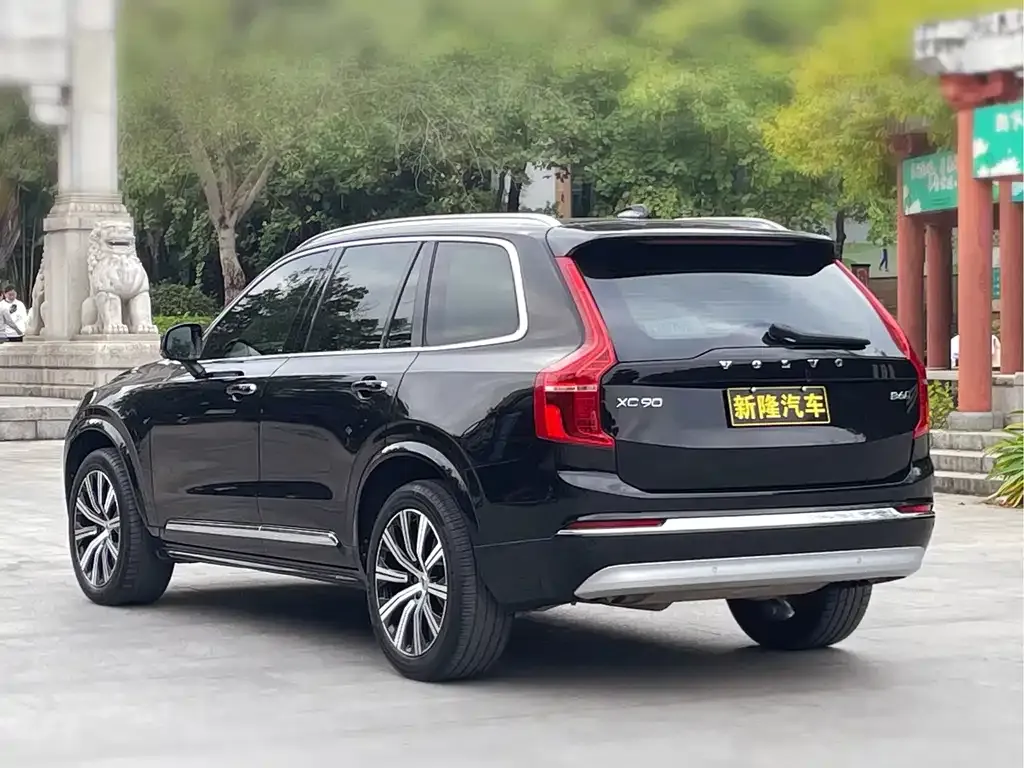 Volvo XC90 — фото 6