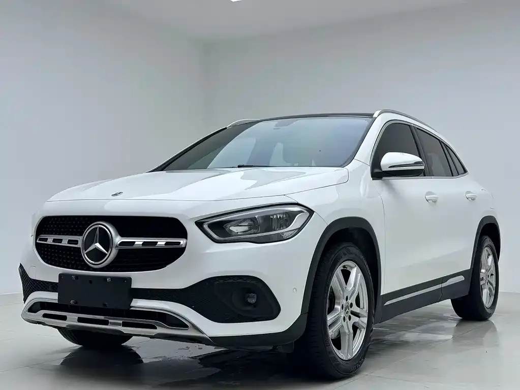Mercedes-Benz GLA — фото 1
