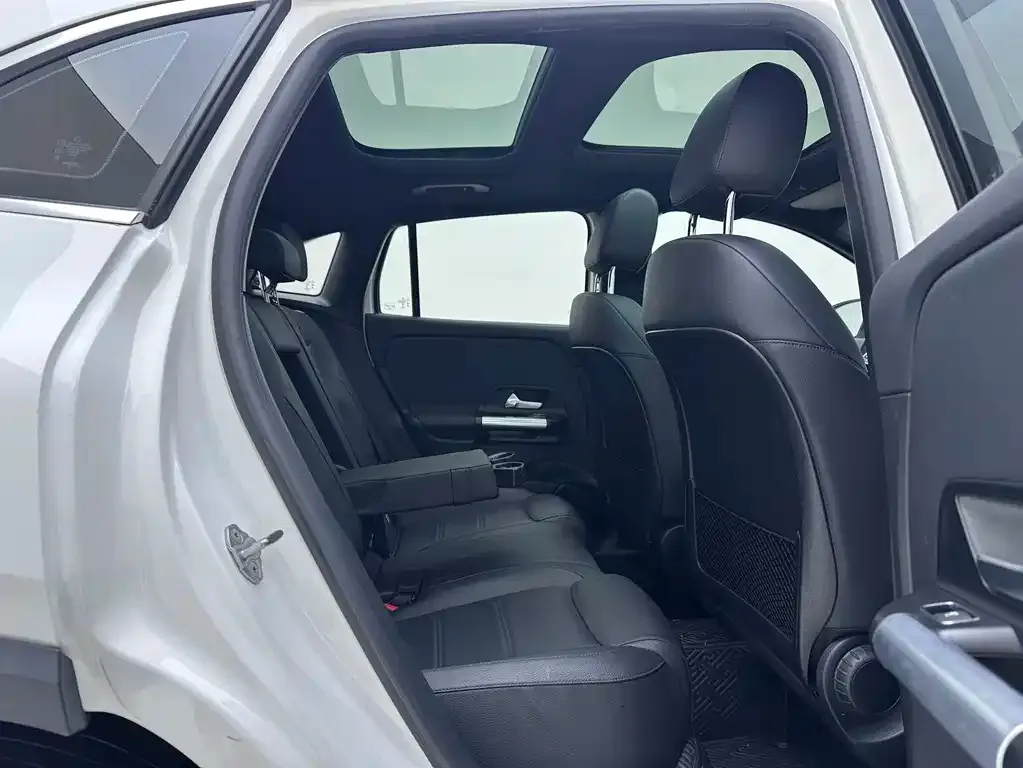 Mercedes-Benz GLA — фото 10