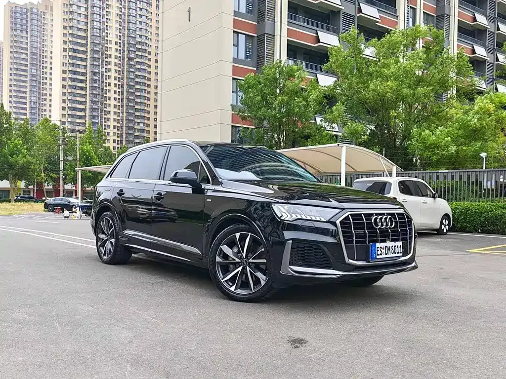 Audi Q7 — фото 9