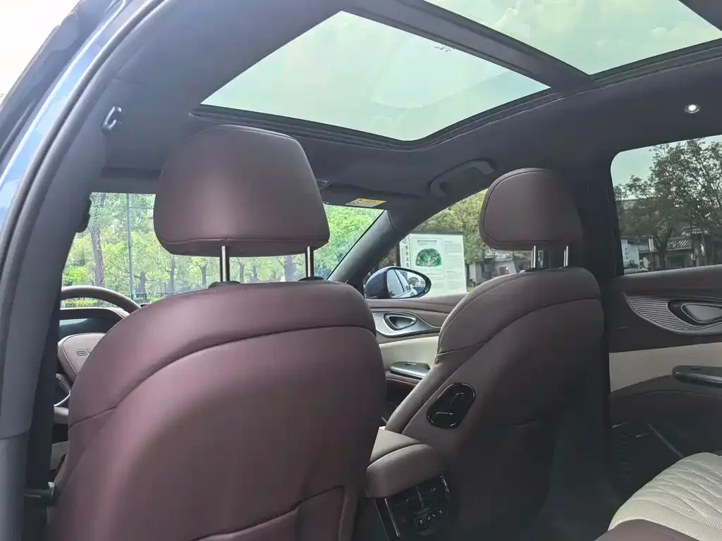 BYD Seal — фото 2
