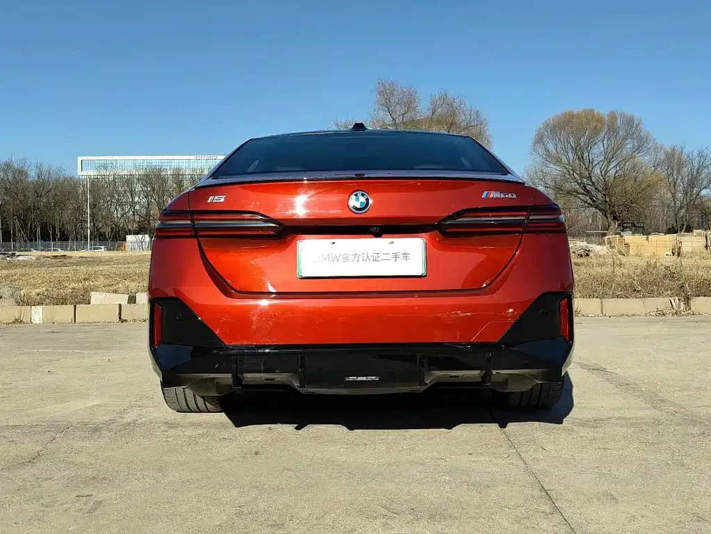 BMW i5 M60 — фото 3