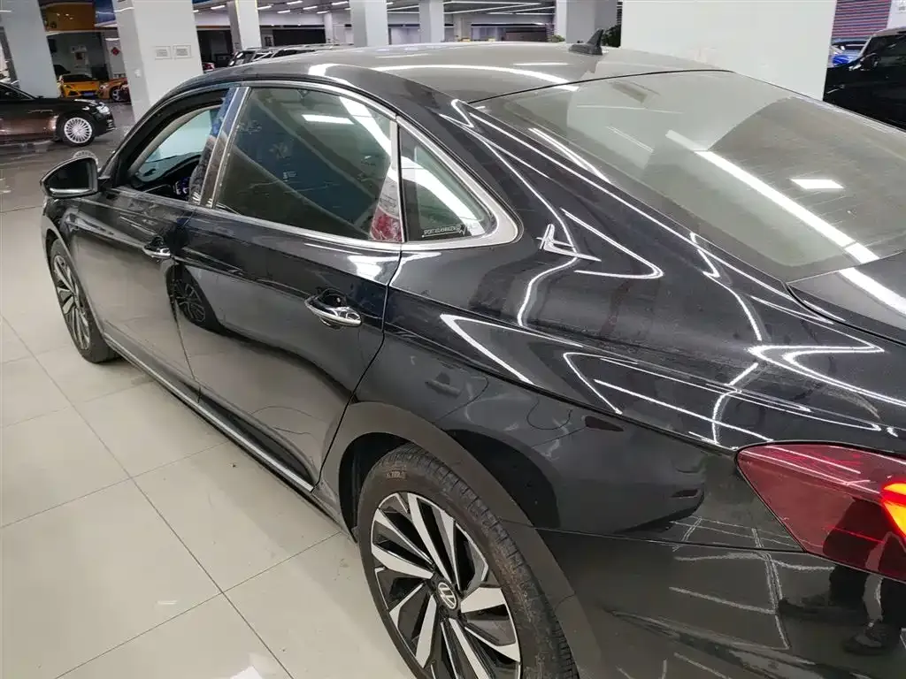 Volkswagen Passat — фото 4