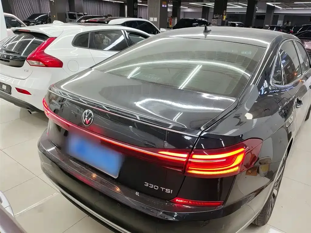 Volkswagen Passat — фото 9