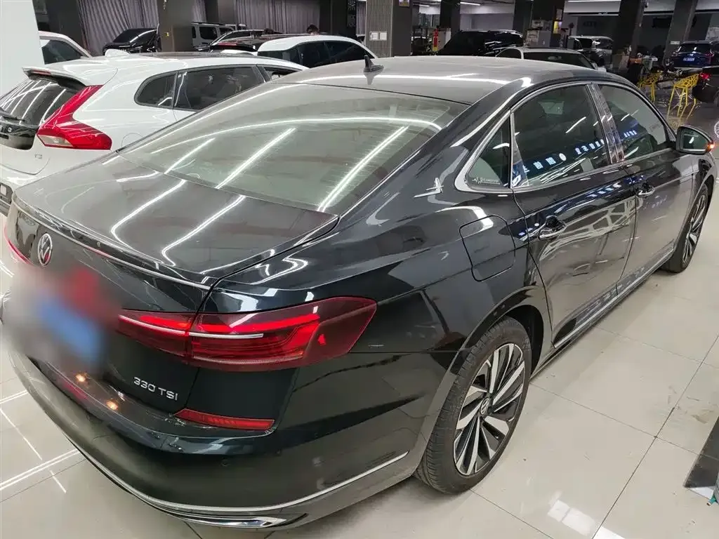 Volkswagen Passat — фото 10
