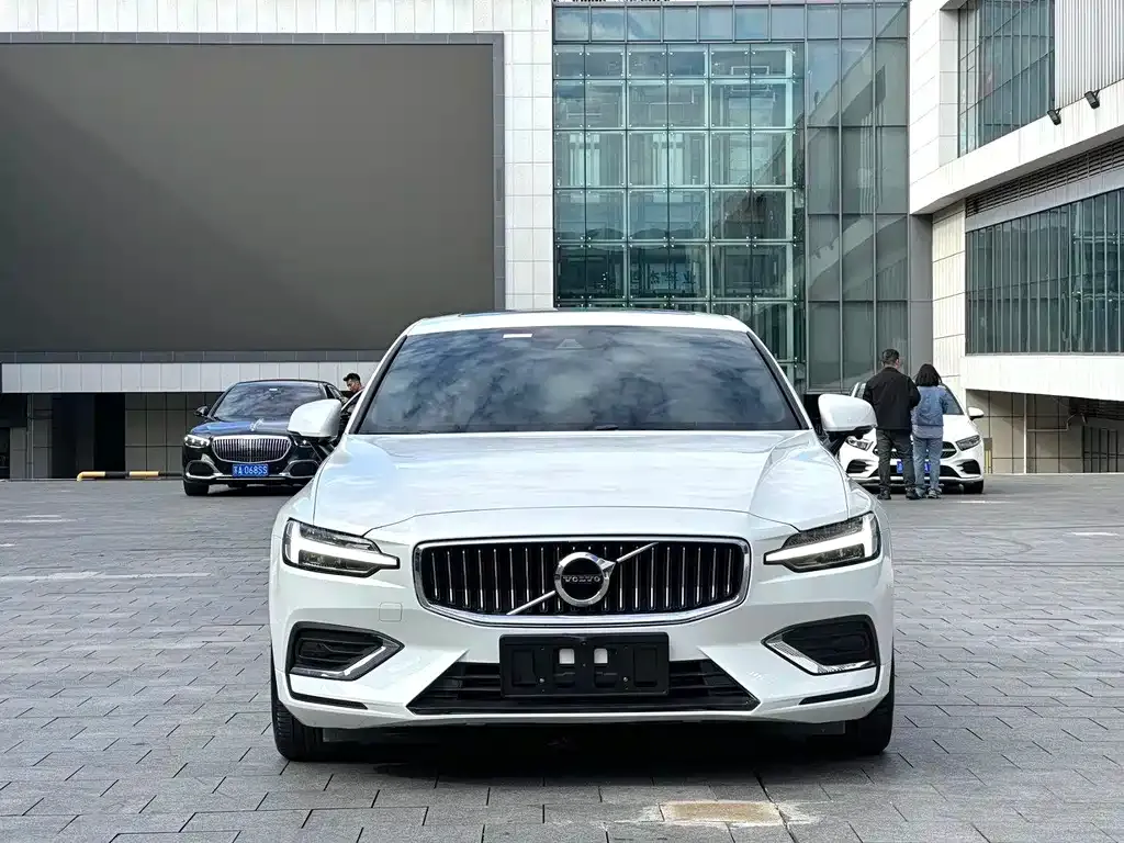 Volvo S60 — фото 2