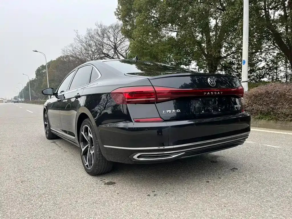 Volkswagen Passat — фото 7
