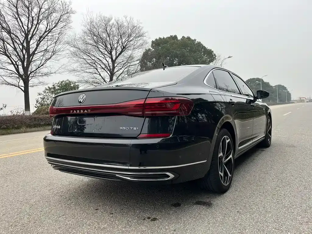 Volkswagen Passat — фото 9