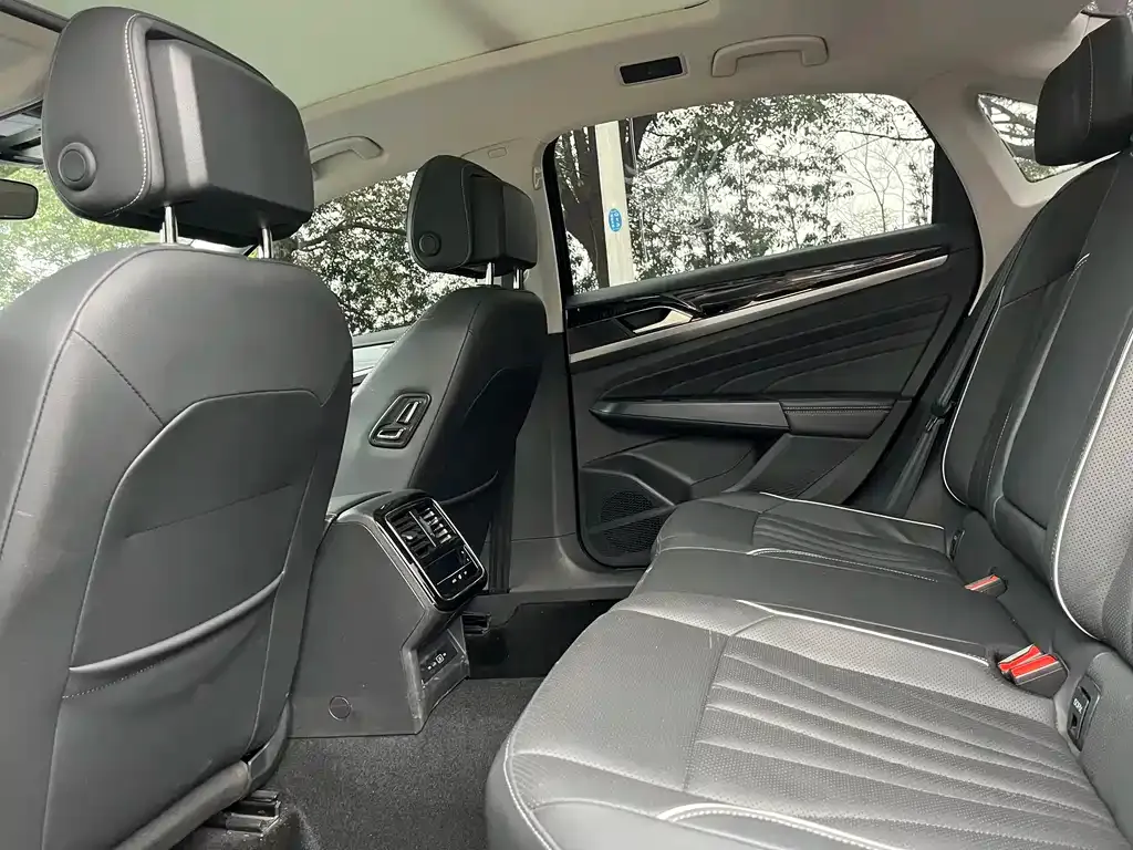 Volkswagen Passat — фото 8