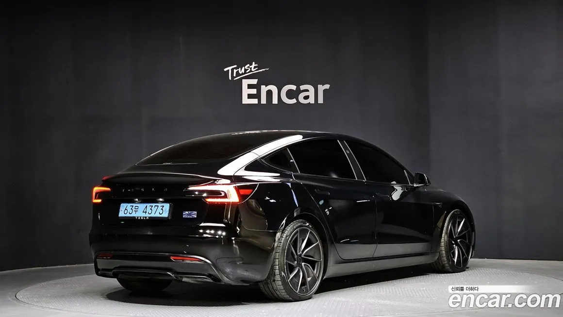 Tesla Model 3 — фото 2
