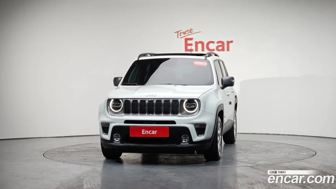 Jeep Renegade — фото 3