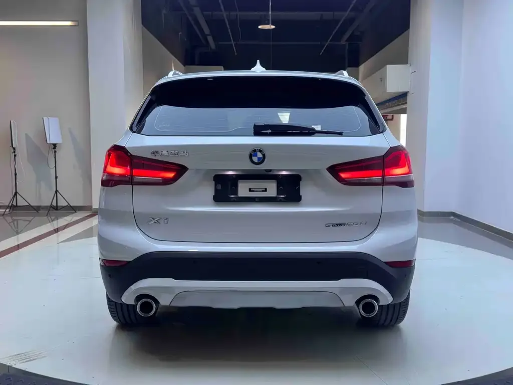 BMW X1 — фото 5