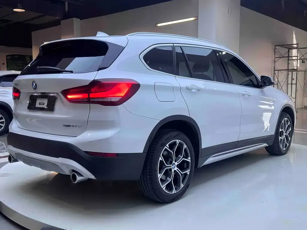 BMW X1 — фото 9
