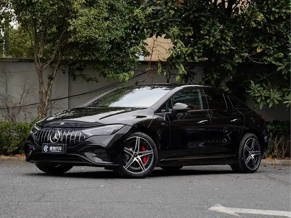 Mercedes-Benz EQE AMG — фото 10