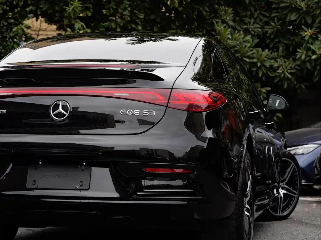 Mercedes-Benz EQE AMG — фото 2