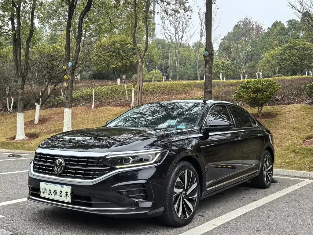 Volkswagen Passat — фото 1