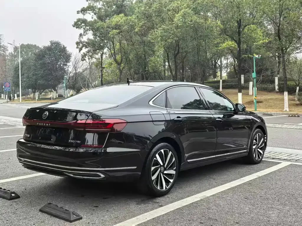 Volkswagen Passat — фото 4