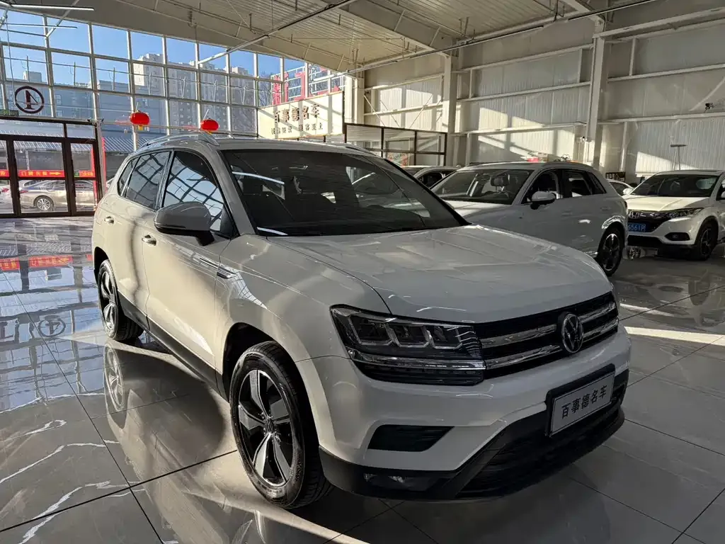 Volkswagen Tharu — фото 3