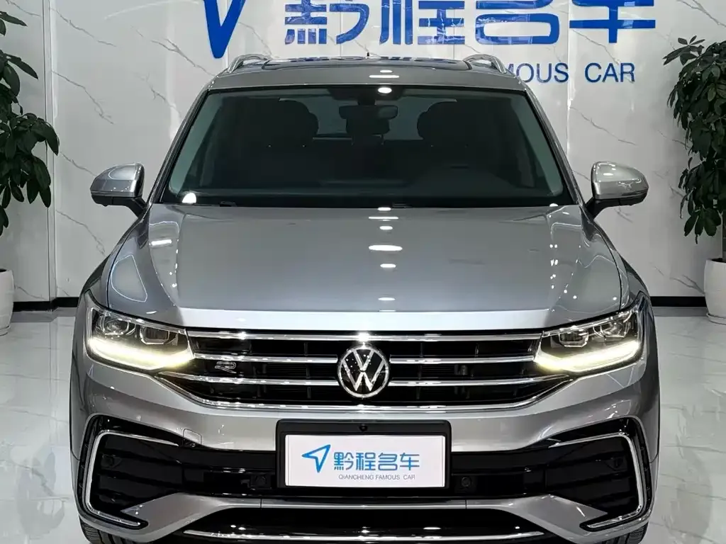 Volkswagen Tiguan L — фото 4