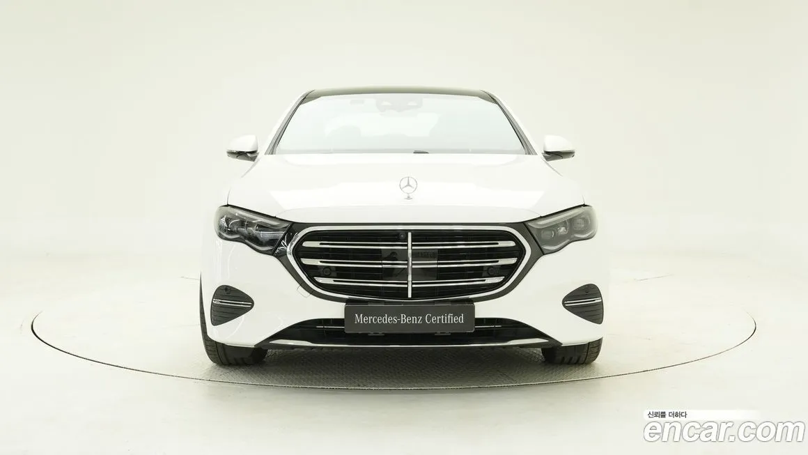 Mercedes-Benz E-Class — фото 2