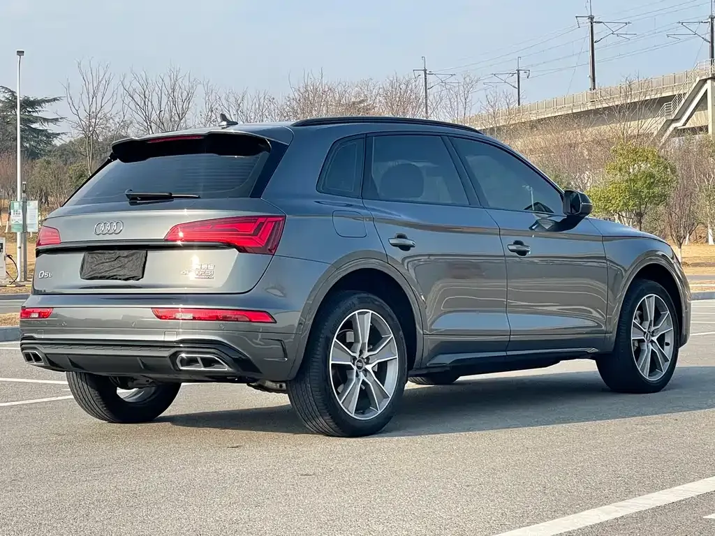 Audi Q5L — фото 4