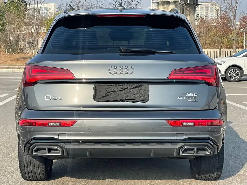 Audi Q5L — фото 6