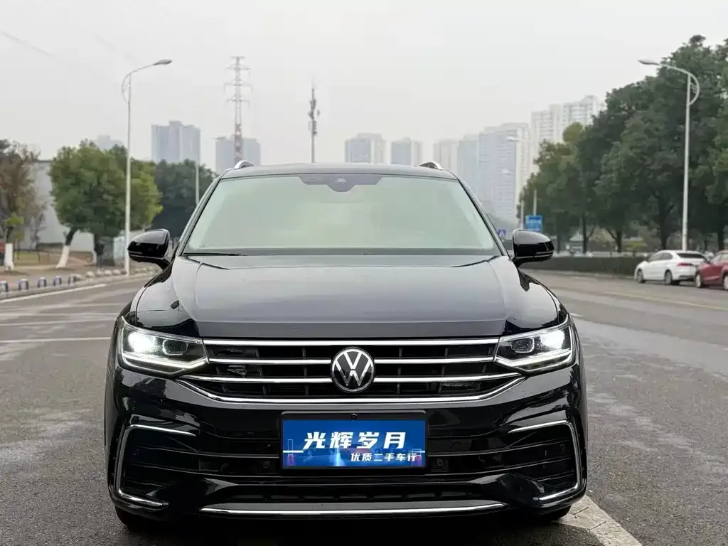Volkswagen Tiguan L — фото 7