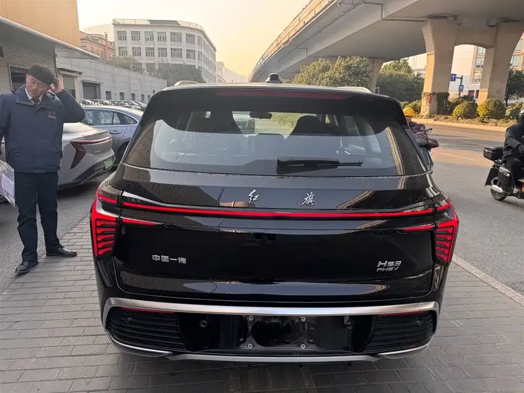 Hongqi HS3 PHEV — фото 8