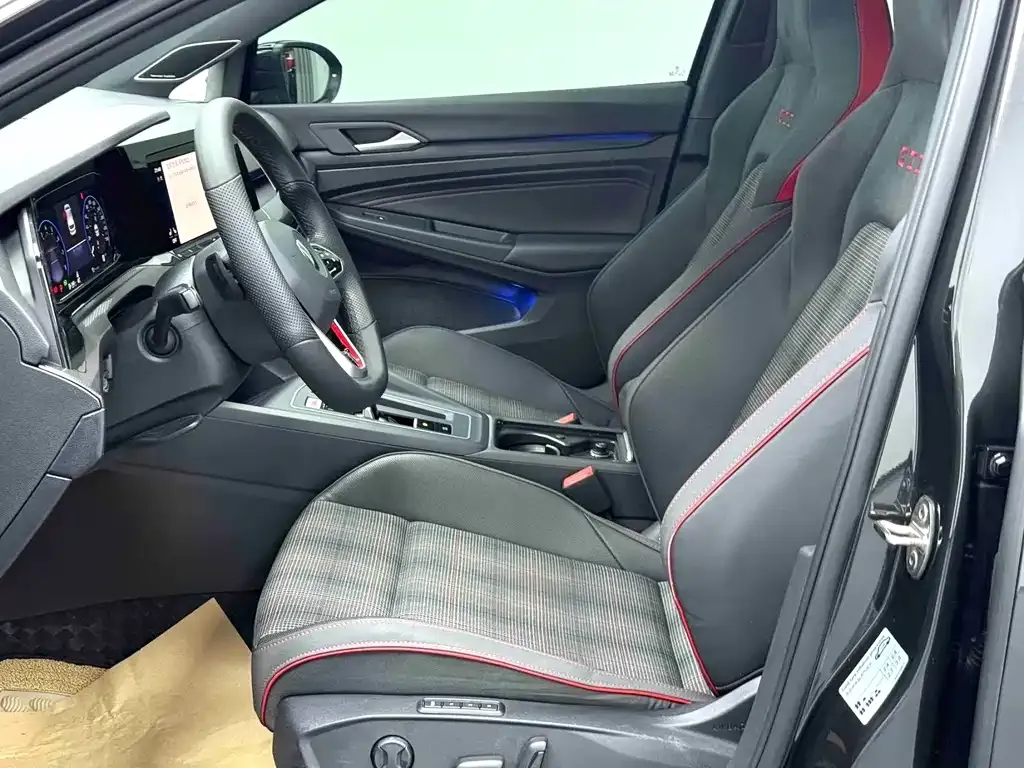 Volkswagen Golf GTI — фото 3