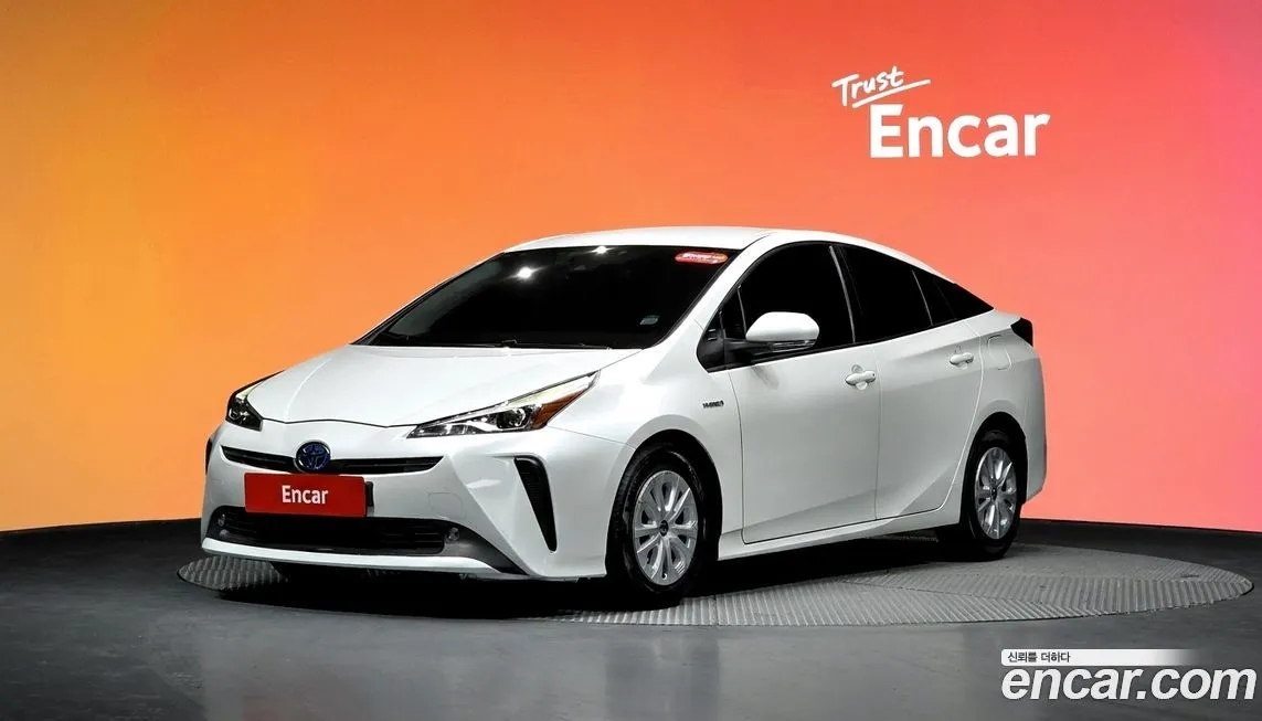 Toyota Prius — фото 1