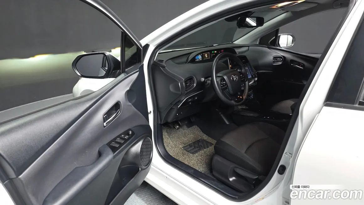 Toyota Prius — фото 7