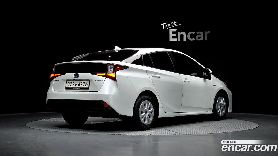 Toyota Prius — фото 2