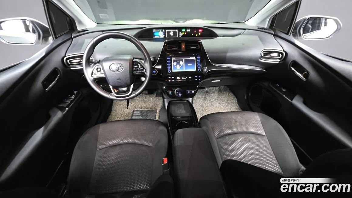 Toyota Prius — фото 10