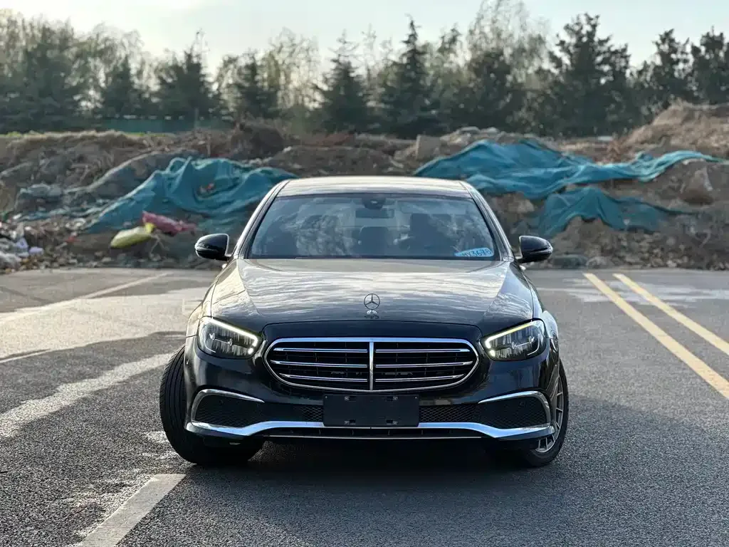 Mercedes-Benz E-Class — фото 2