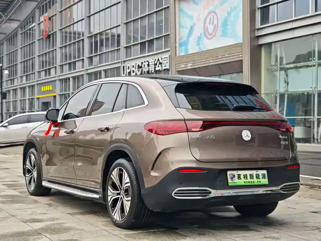 Mercedes-Benz EQE SUV — фото 8
