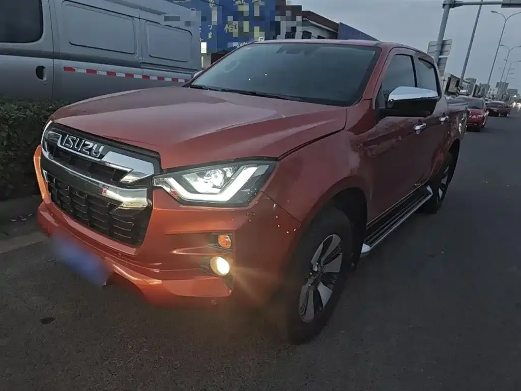 Isuzu D-MAX — фото 1