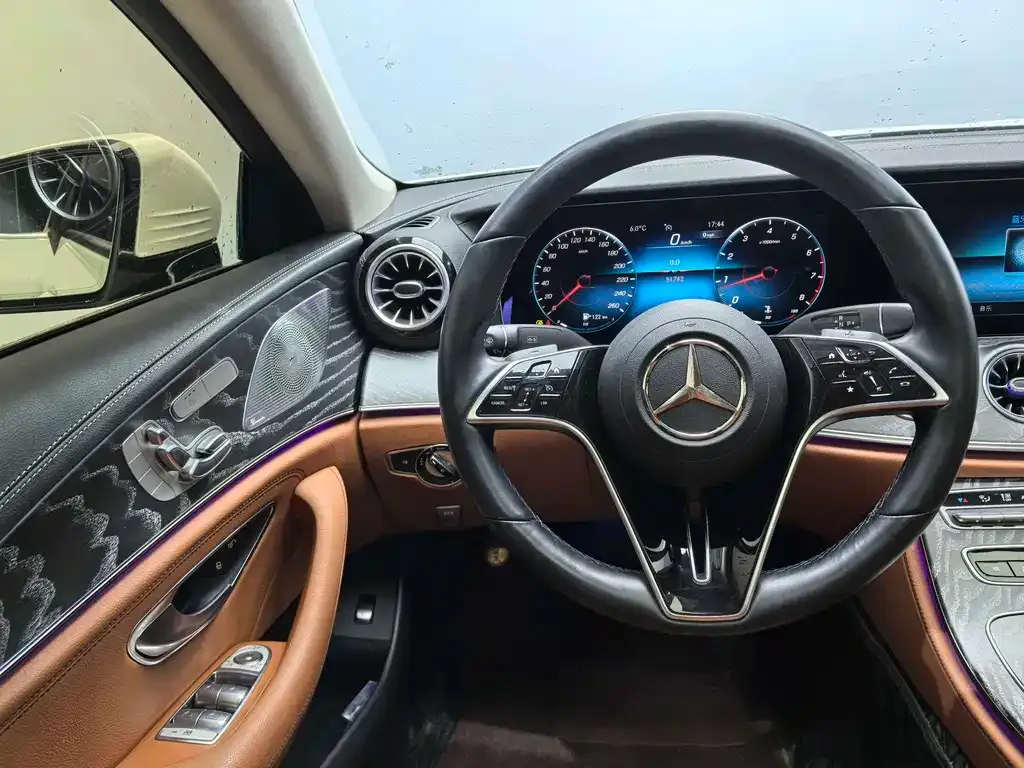Mercedes-Benz CLS — фото 2