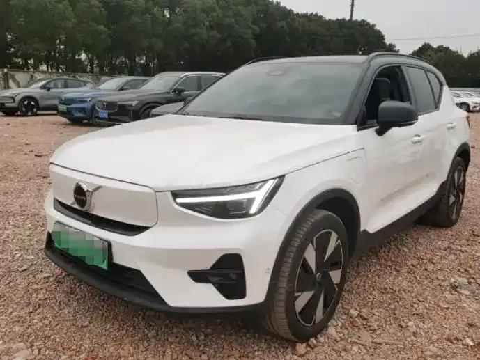 Volvo XC40 NEV — фото 1