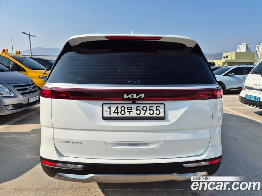 Kia Carnival — фото 5