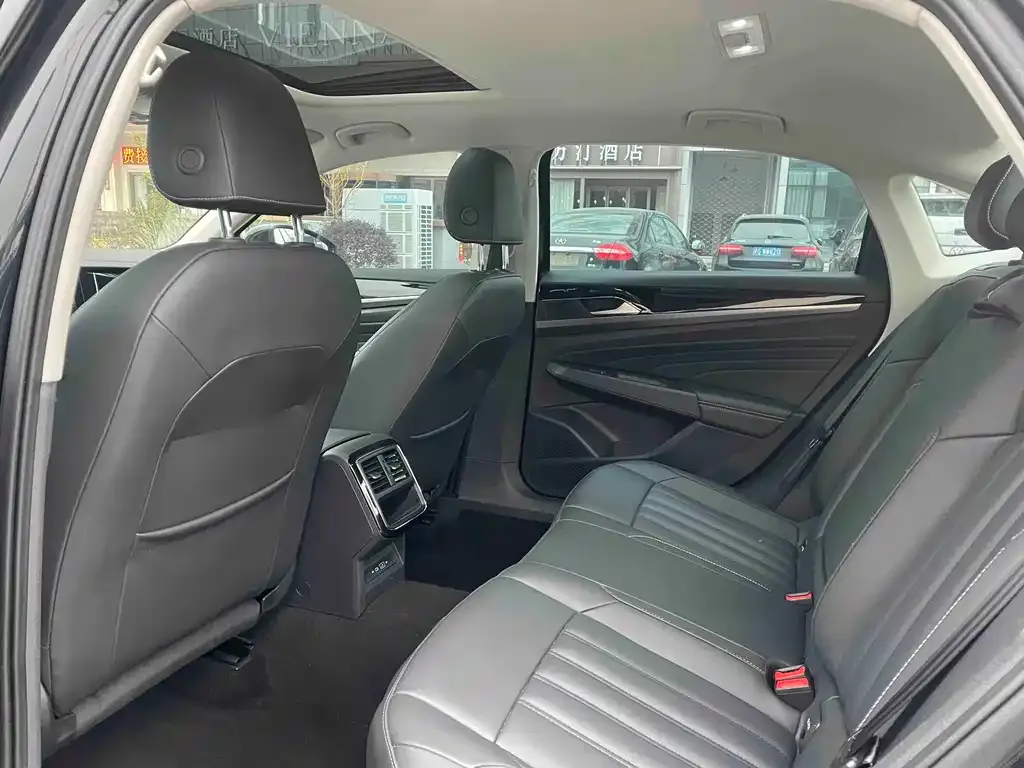 Volkswagen Passat — фото 4