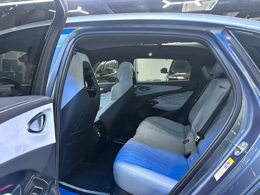 BYD Seal — фото 8