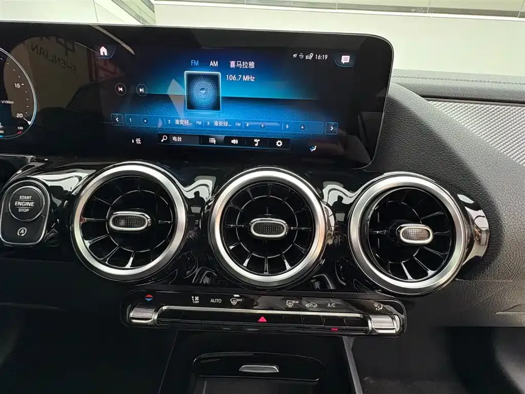 Mercedes-Benz GLA — фото 10