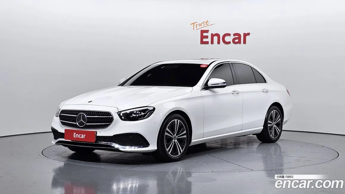 Mercedes-Benz E-Class — фото 1