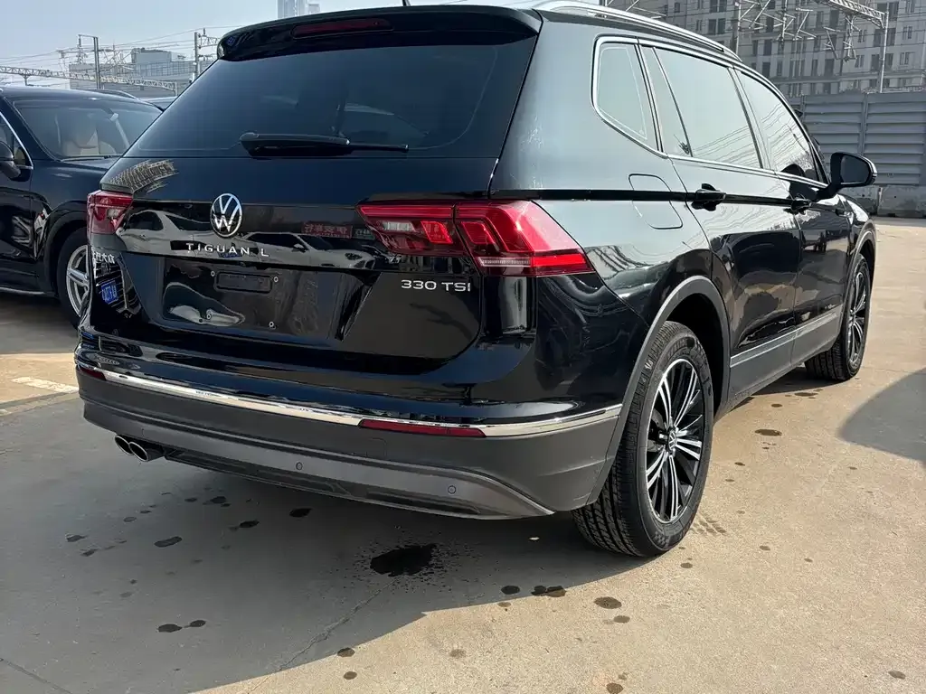 Volkswagen Tiguan L — фото 6