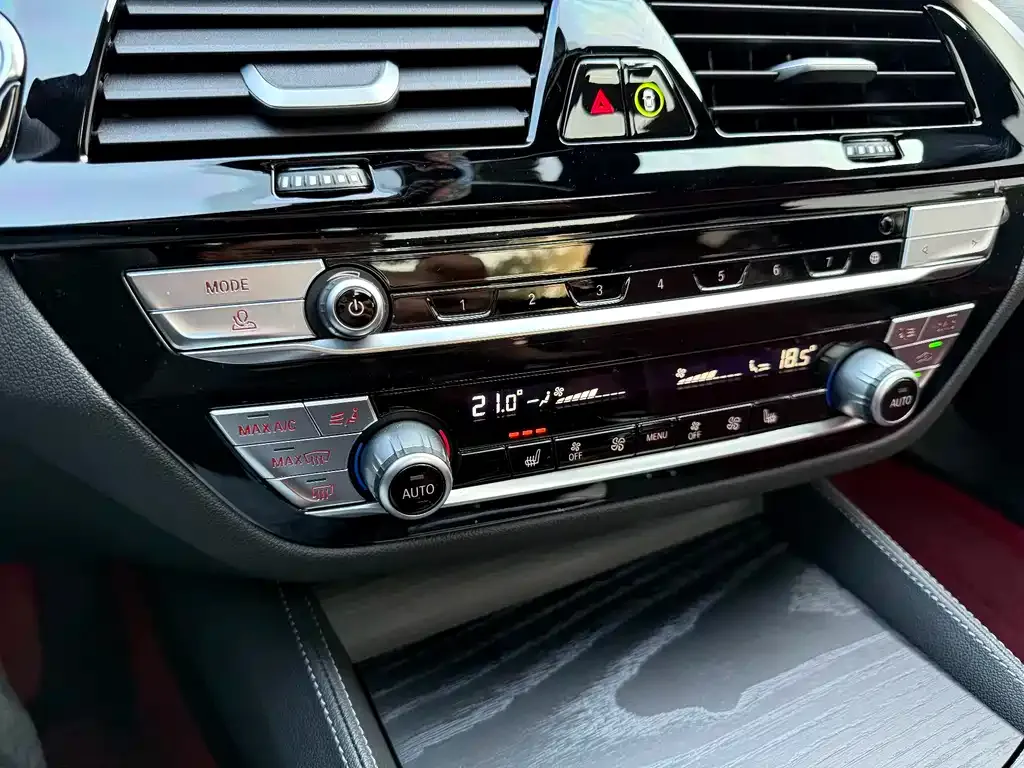 BMW 5 Series — фото 10
